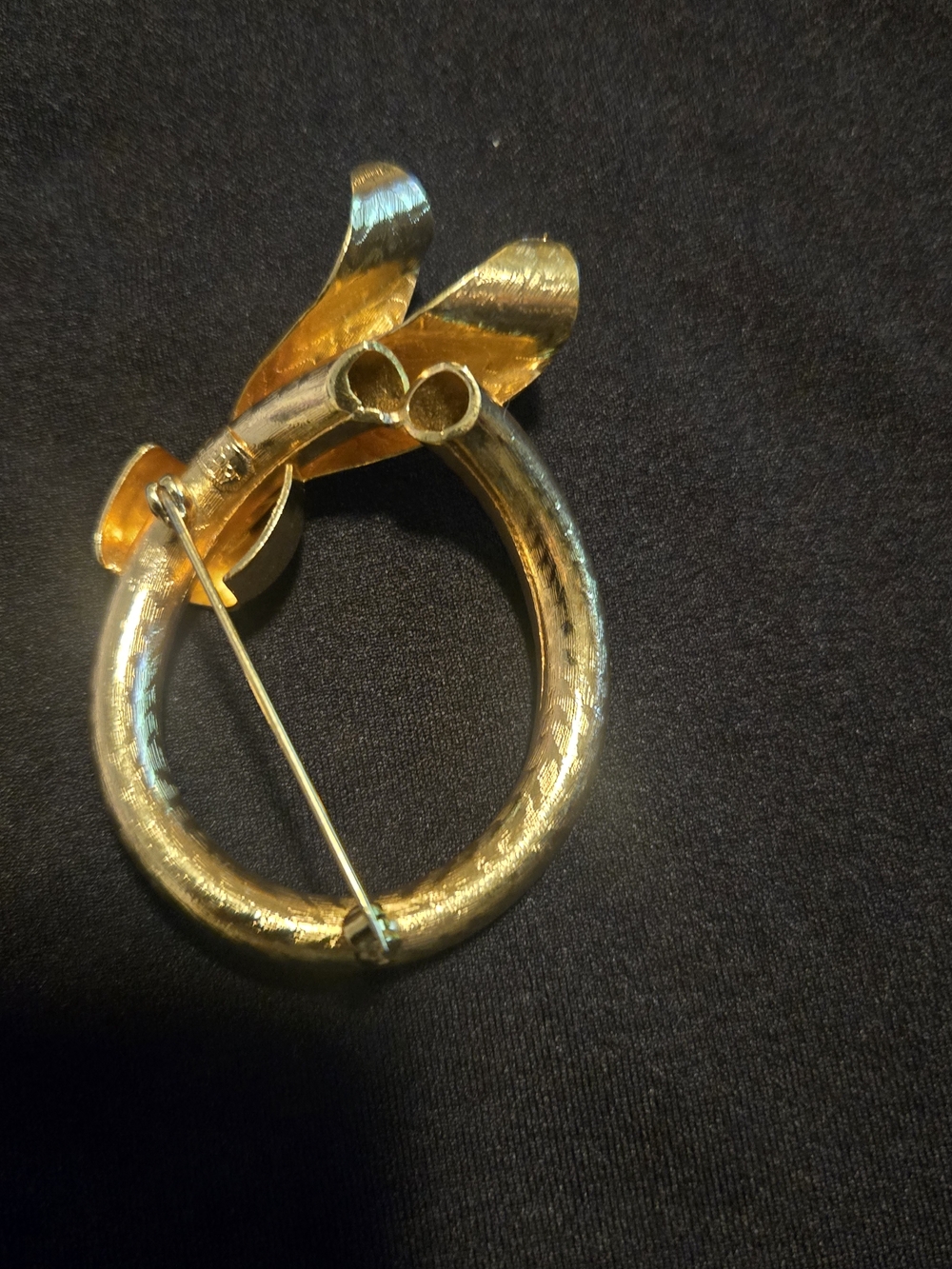 Vintage Dior Gold Hoop Brooch Pin with Leaf Accent - Picture 4 of 6